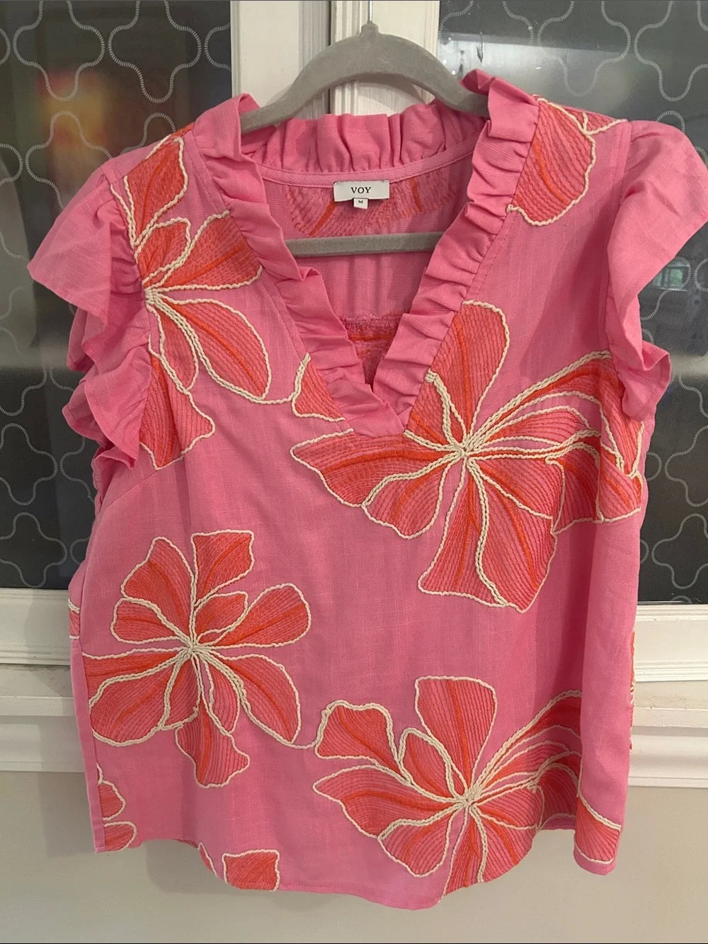 VOY Pink Floral Embroidered Ruffle V-Neck Top - Picture 1 of 3